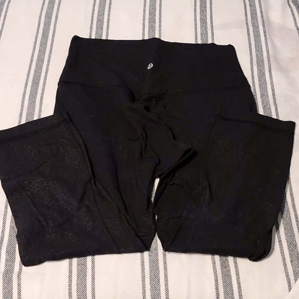 Crop Lululemon Aligns
